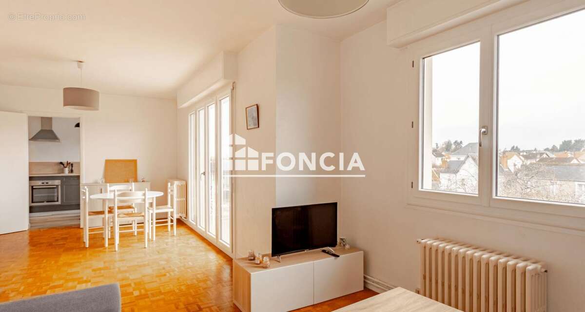 Appartement à SAINT-CYR-SUR-LOIRE