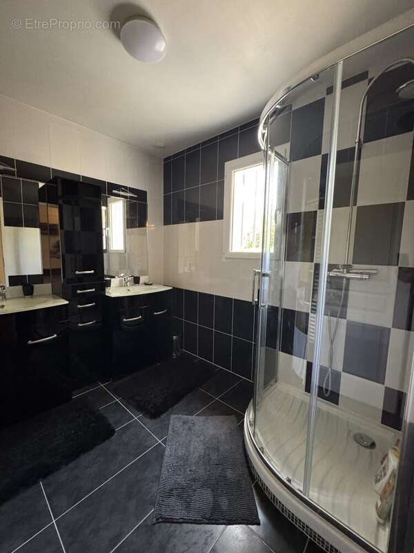 Maison 217 m² à Saint-Pierre-En-Port  - photo 8