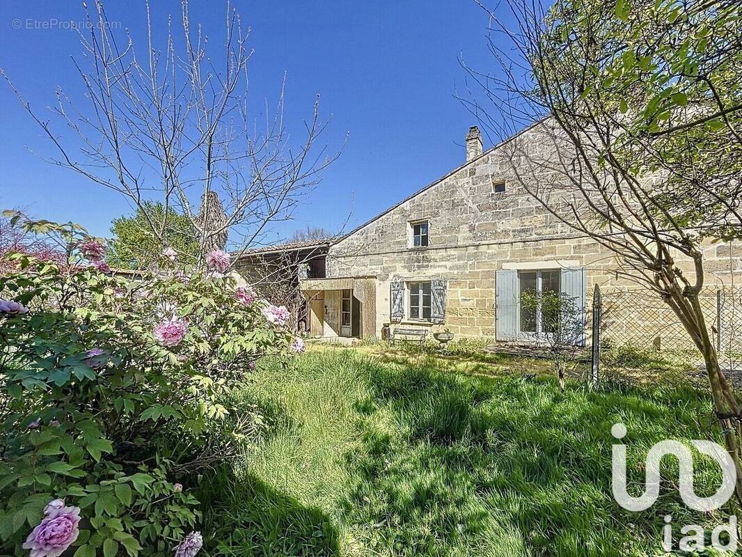 Photo 1 - Maison à SAINT-MEDARD-DE-GUIZIERES