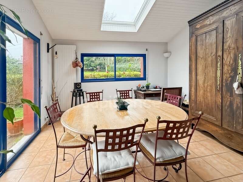 Maison à LE RELECQ-KERHUON