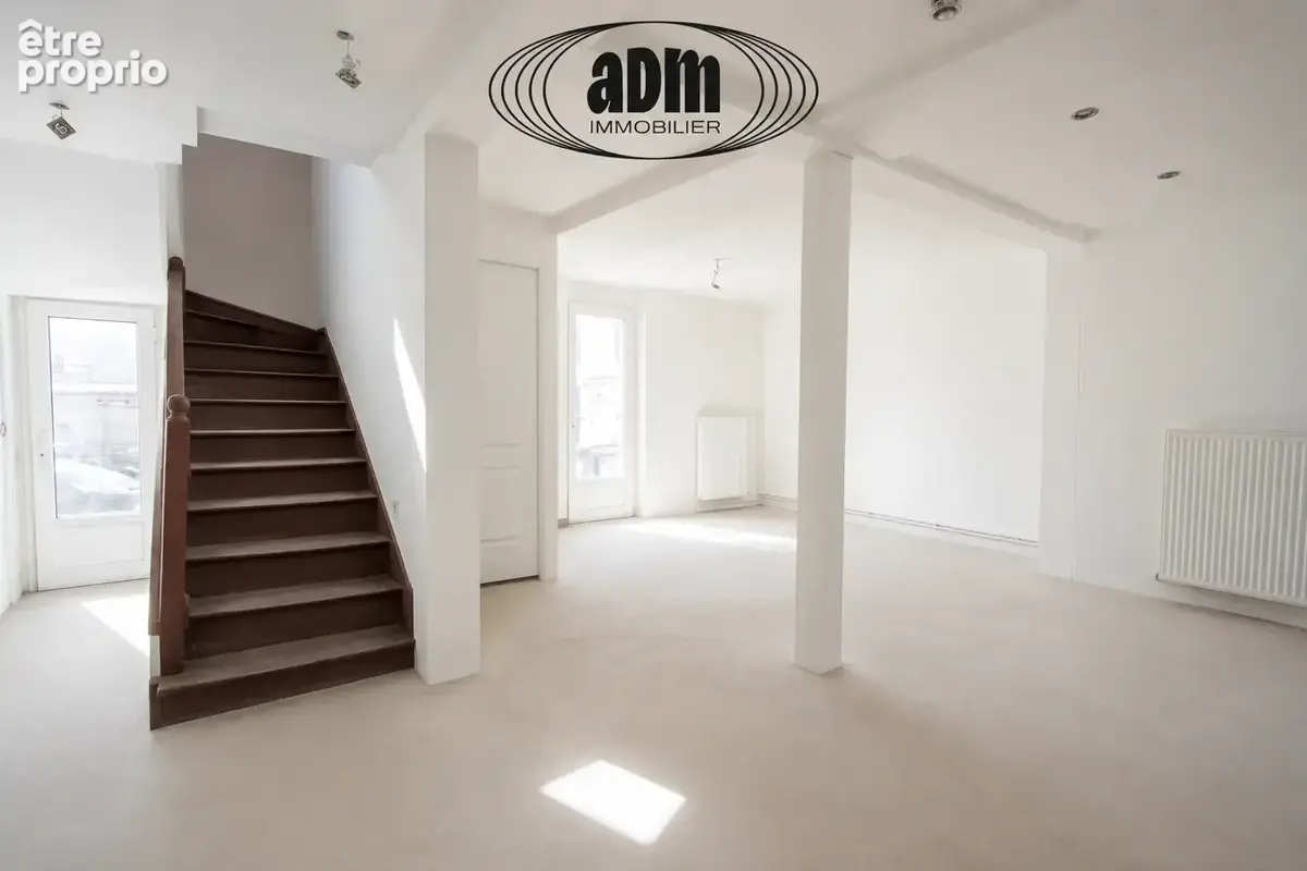 Maison de ville en triplex à rénover   Trilbardou - photo 2