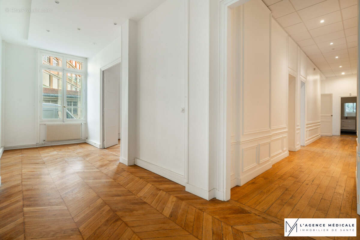 Appartement à PARIS-7E