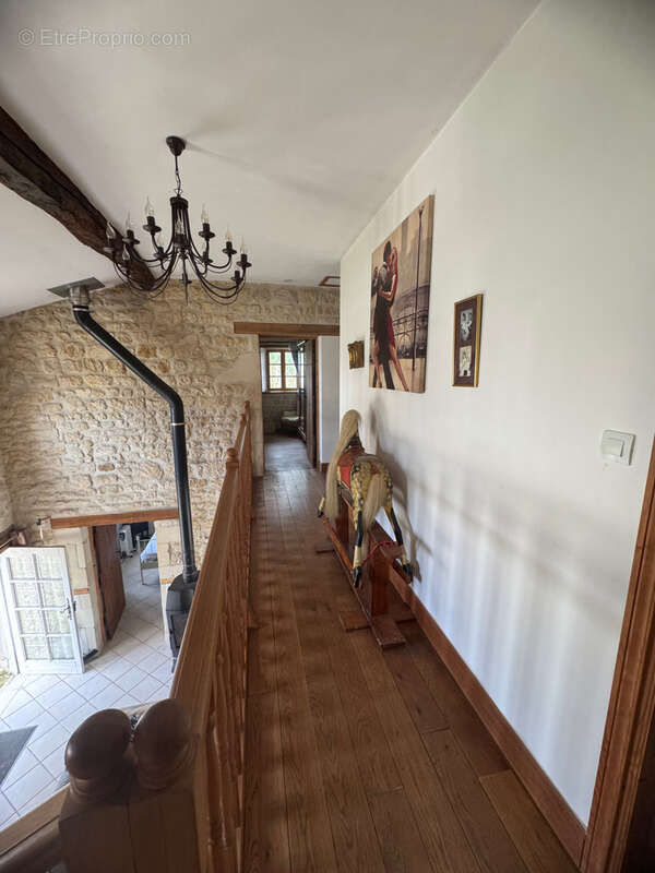 Maison à SAINT-SIGISMOND-DE-CLERMONT