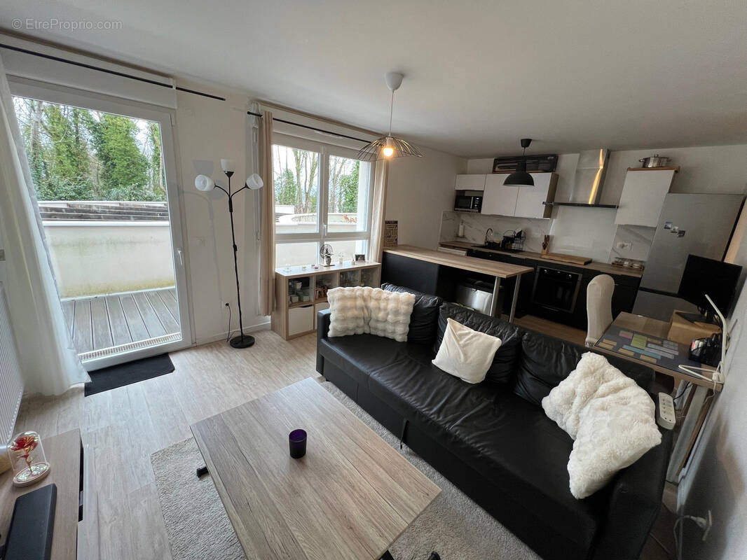 Appartement à SAINT-THIBAULT-DES-VIGNES