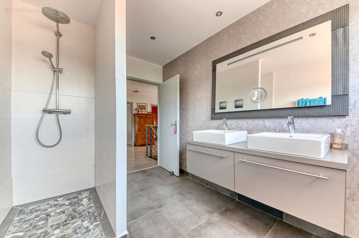 Maison à CHAZAY-D&#039;AZERGUES