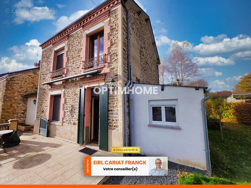 Maison à SAINT-LEGER-BRIDEREIX