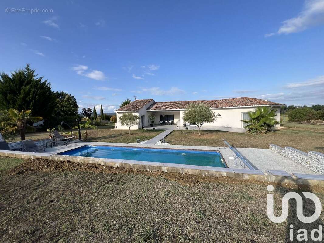 Photo 2 - Maison à ROQUEFORT