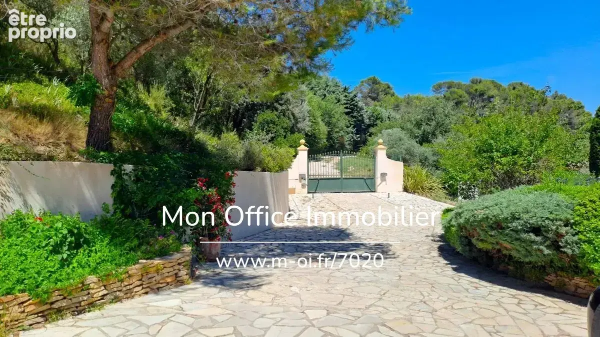 Référence : 7020-VCL - Maison sur 1 hectare avec jardin paysager au Montaiguet - 13590 MEYREUIL - photo 11