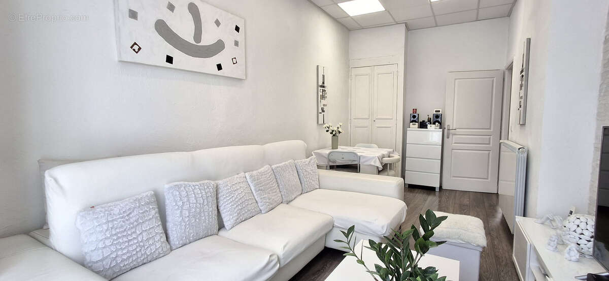 Appartement à VALLAURIS