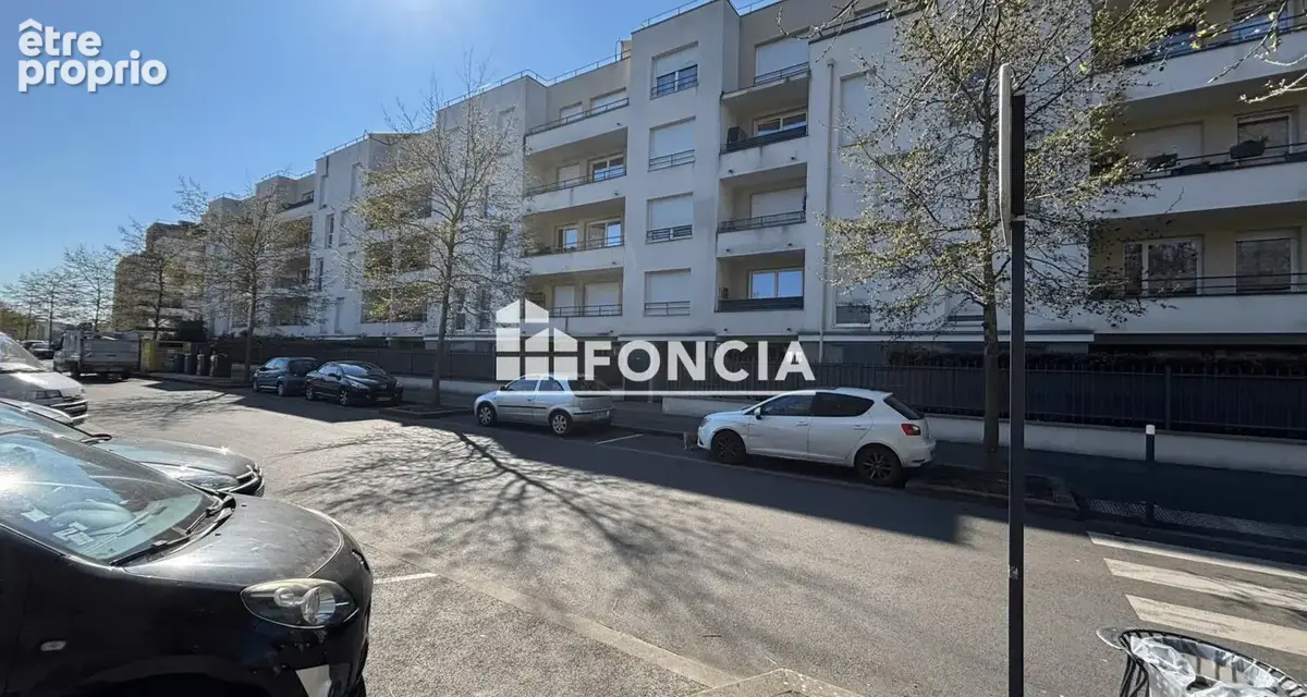 Appartement à FLEURY-MEROGIS