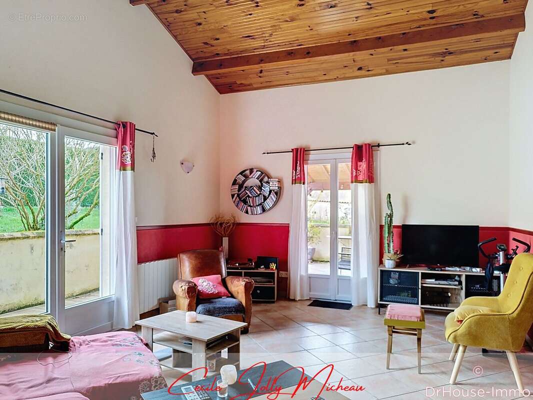 Maison à SAINT-BONNET-SUR-GIRONDE