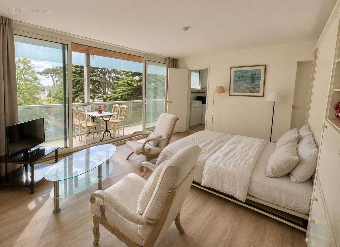 Studio -entre casino et hotel hermitage- balcon 10 m2 sans vis a vis - asc - photo 3