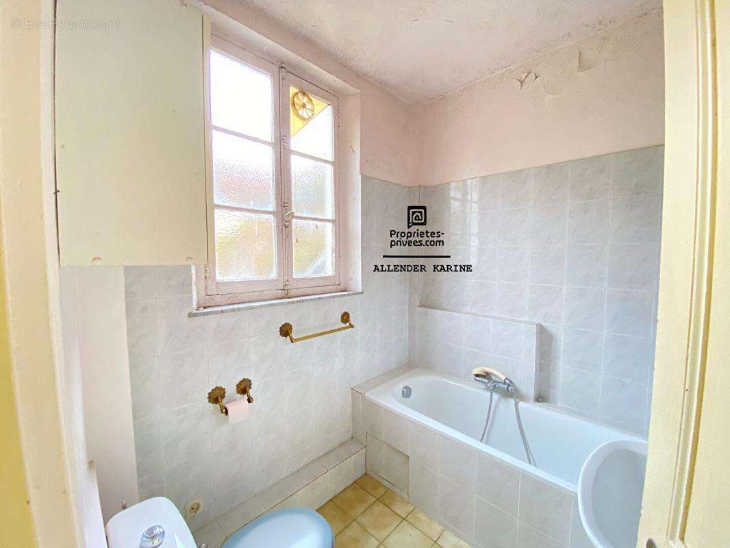 Maison à VILLENEUVE-L&#039;ARCHEVEQUE