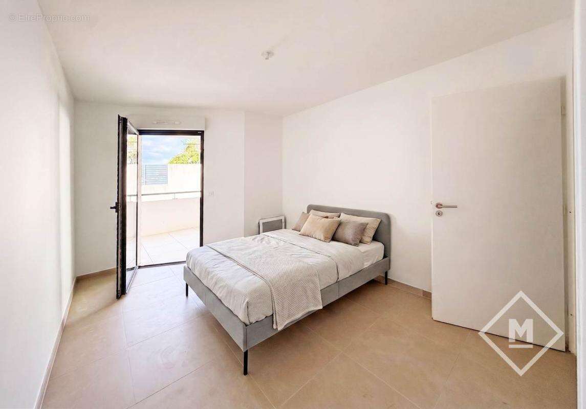 Vente appartement T2 terrasse vue mer calme  frais réduit à l'achat de 2.3% (notaire)  13600 La Ciotat - photo 6