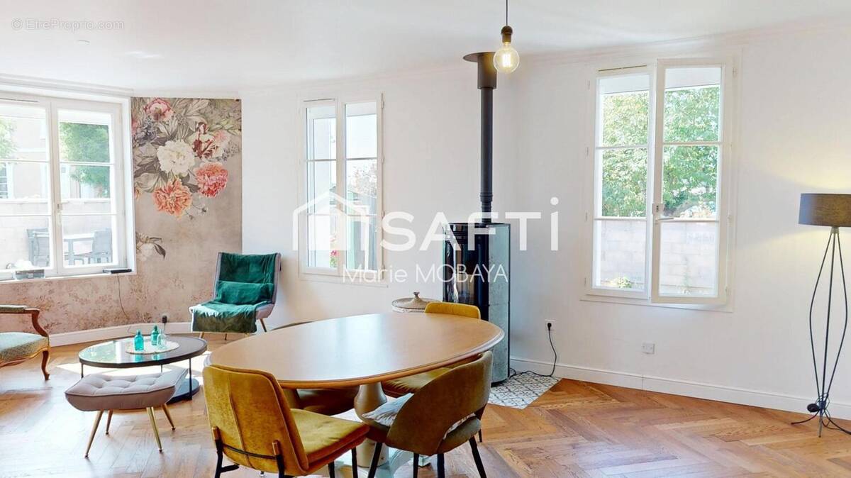 Photo 1 - Maison à SAINT-YZAN-DE-SOUDIAC