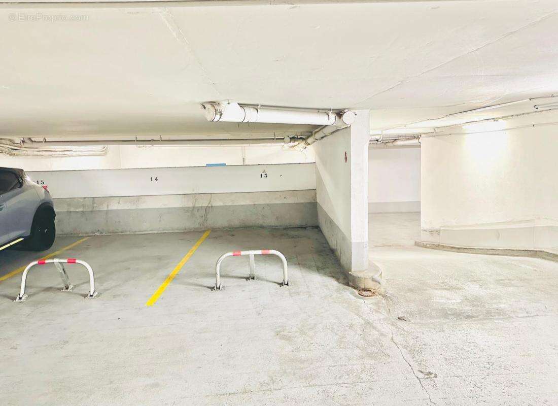 Paris 75004 à vendre 2 places de parking dans un immeuble sécurisé. Possibilité d’installer une borne de recharge électrique - 3 - photo 2