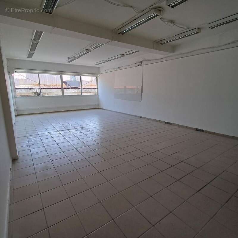 Photo 2 - Commerce à LA TRINITE