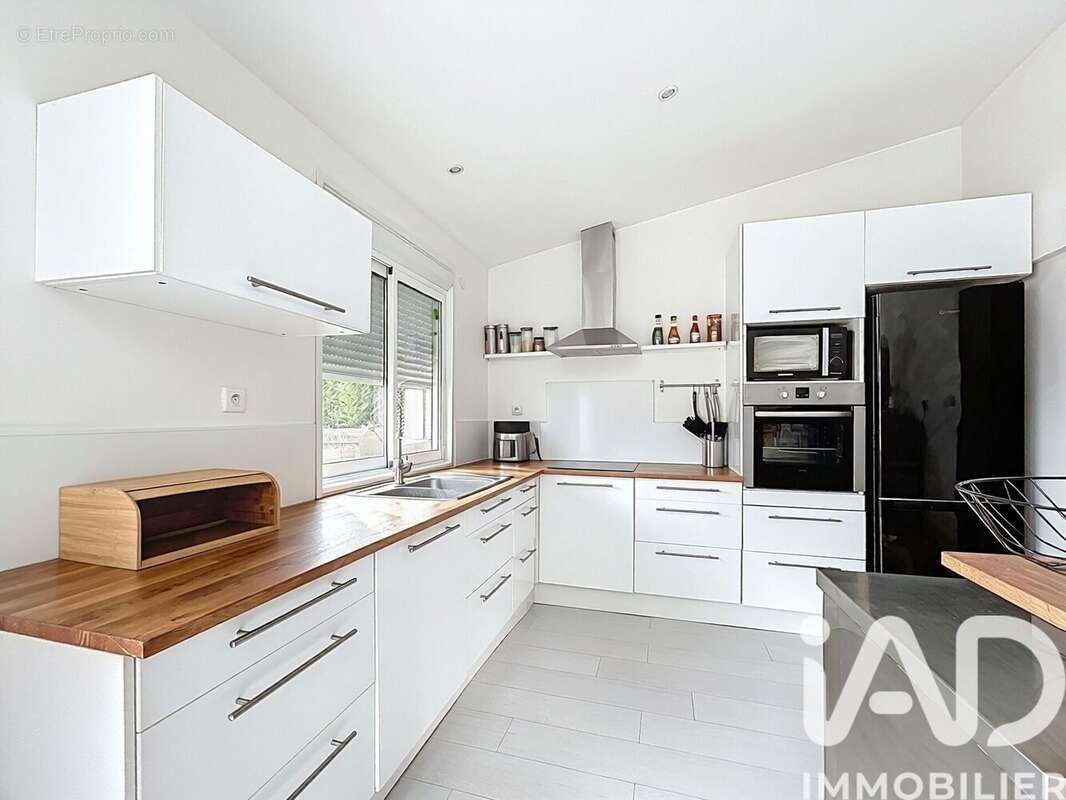 Maison 100 m² à Saint-Herblain  - photo 4