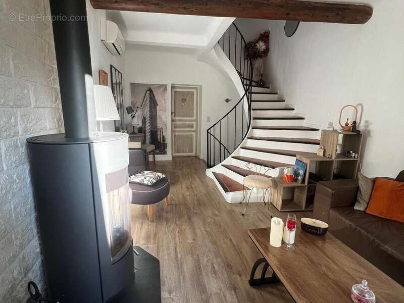 Maison de village avec terrasse tropézienne à vendre – Rousset (13790) - photo 3