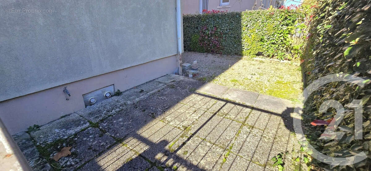 Maison à MONTCHANIN