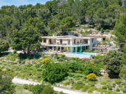 Maison à L'ISLE-SUR-LA-SORGUE