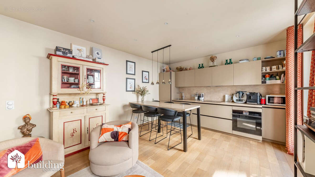 Paris 17e Batignolles - Appartement 2 pièces de 47 m² entièrement rénové - photo 3