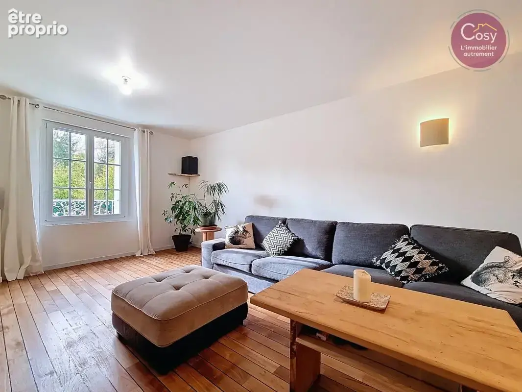 Une maison de caractère aux beaux volumes avec dépendance et - photo 5