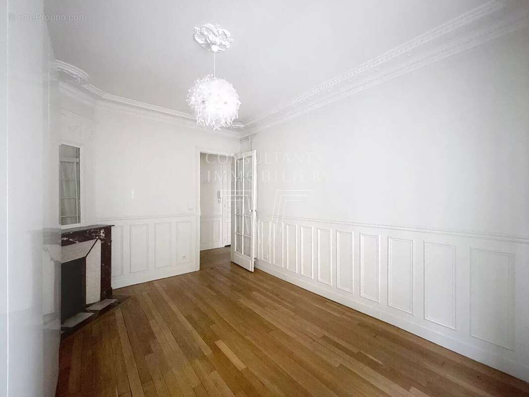 Appartement à NEUILLY-SUR-SEINE