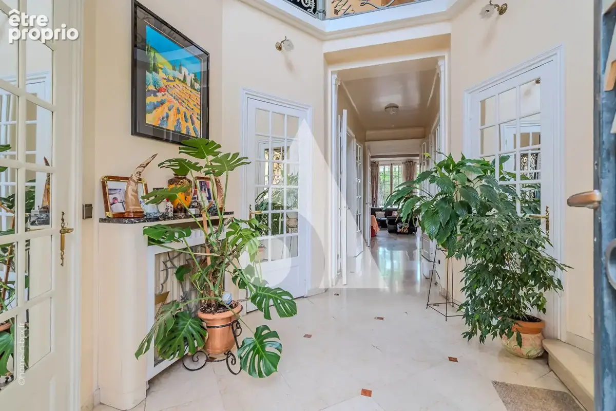 Triangle d'Or, Magnifique Maison 9 pièces de 300 m2 - photo 5