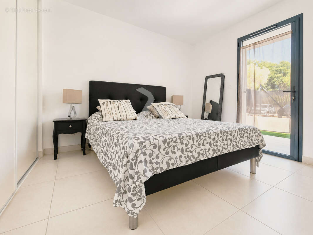 Agréable appartement t2 à ste-lucie de porto-vecchio à proximité des commodités et à dix min des plages - photo 9