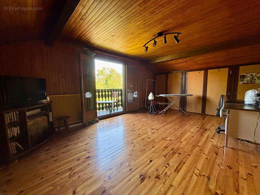 MASSONGY Maison T5 110 m² , 732m² de terrain , secteur calme (74140) - photo 10