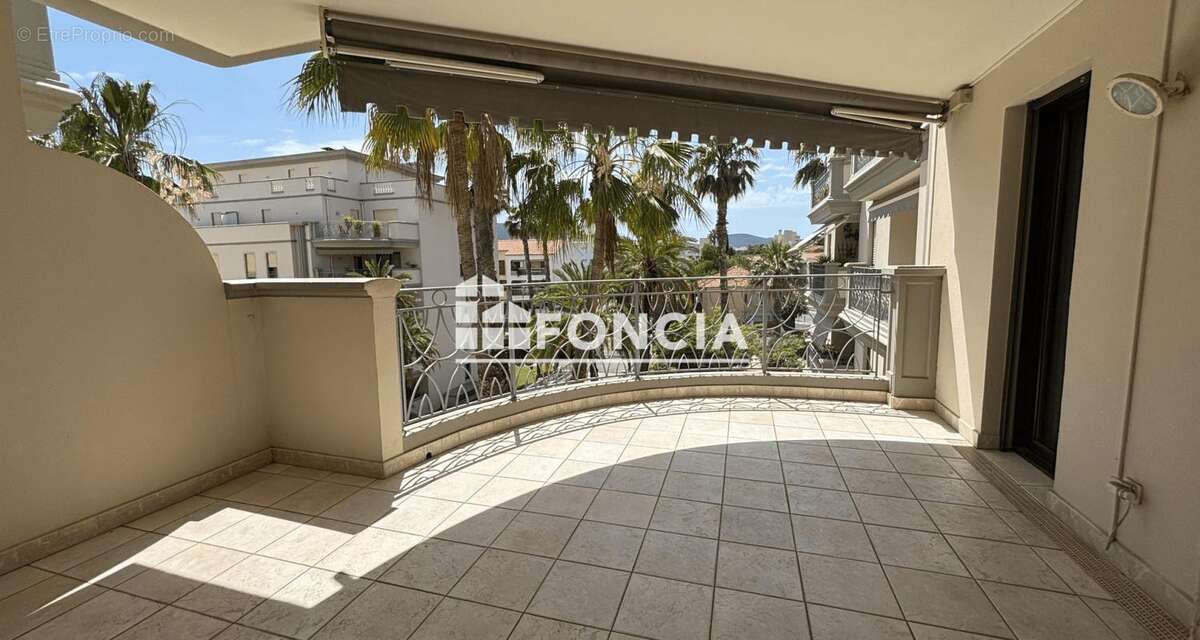 Appartement à HYERES