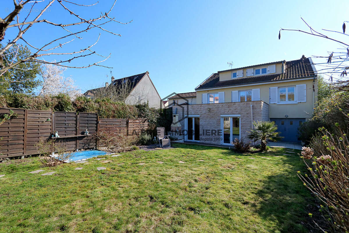 Maison à VILLECRESNES