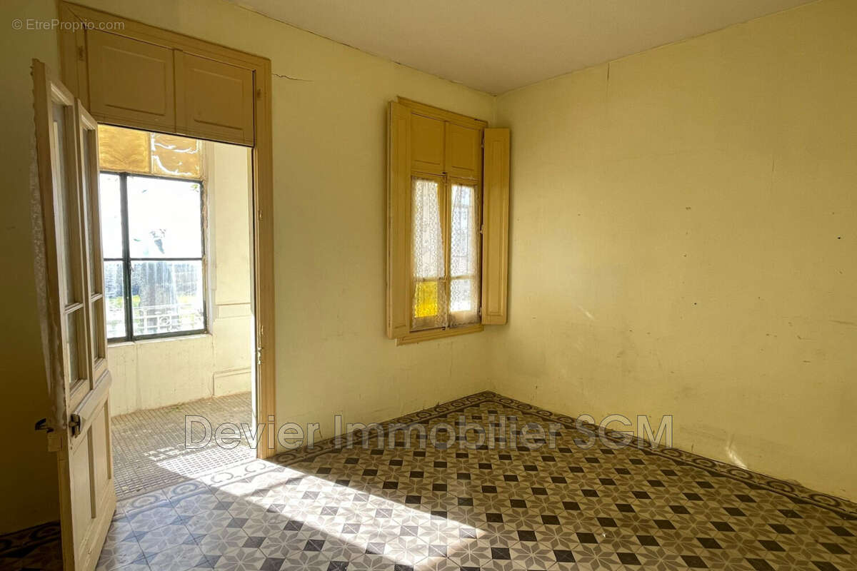 Maison à SAINT-GENIES-DES-MOURGUES