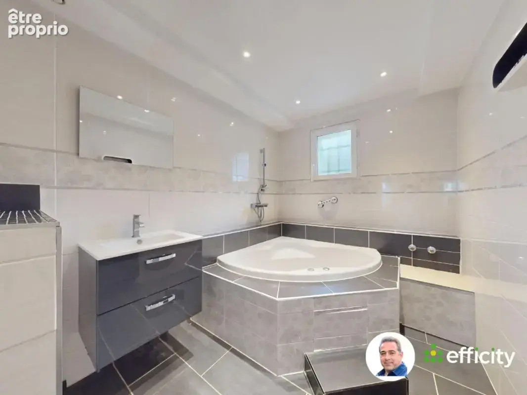 Maison 6 pièces 175 m² à vendre à Chatillon-Sur-Chalaronne (01400) - photo 10