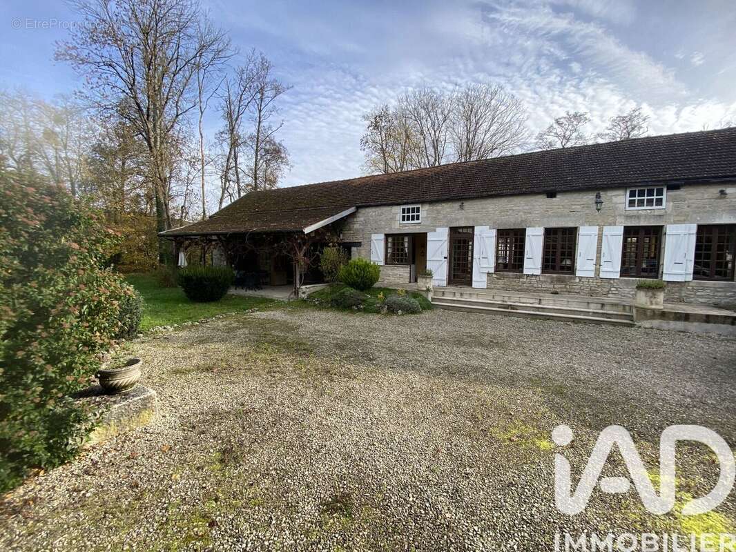 Photo 5 - Maison à NEUVILLE-SUR-SEINE