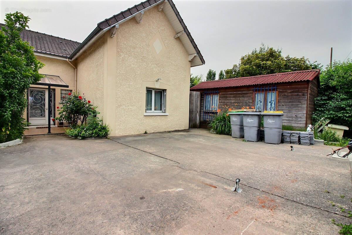 Maison à BOUFFEMONT