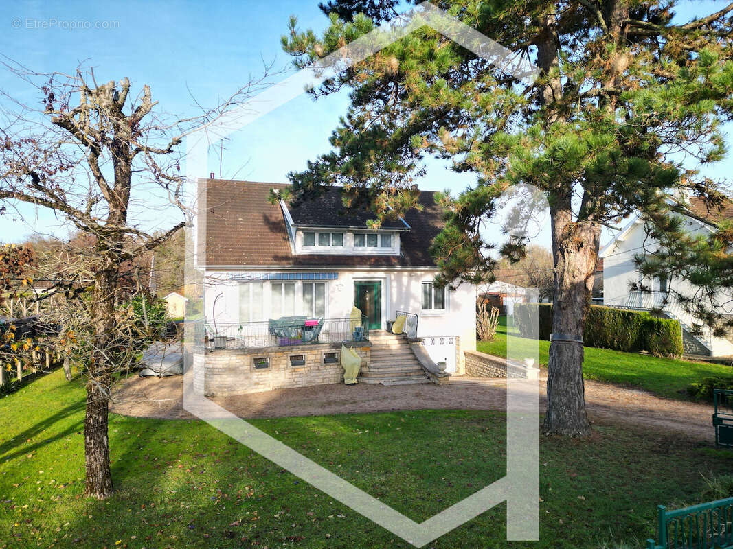 Maison à COSNE-COURS-SUR-LOIRE