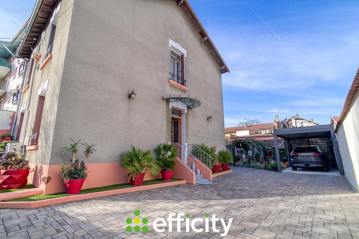 Maison à SAINT-FONS