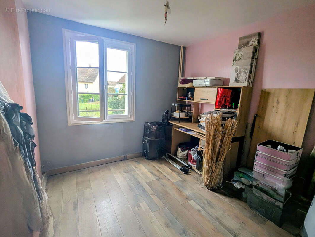 Appartement à VARENNES-VAUZELLES