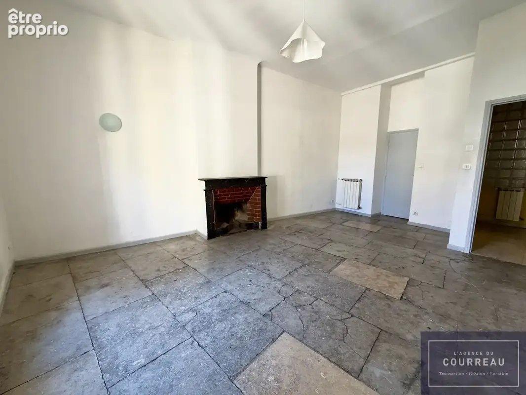 Appartement F4 de 84,03 m2 à rénover - photo 2