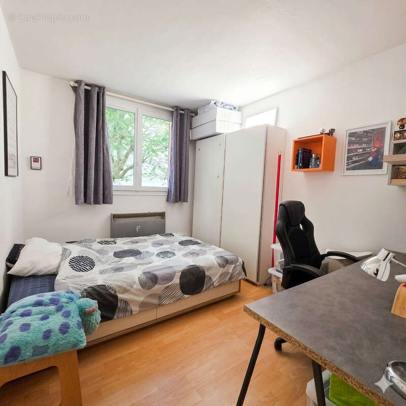 Appartement à NEAUPHLE-LE-CHATEAU