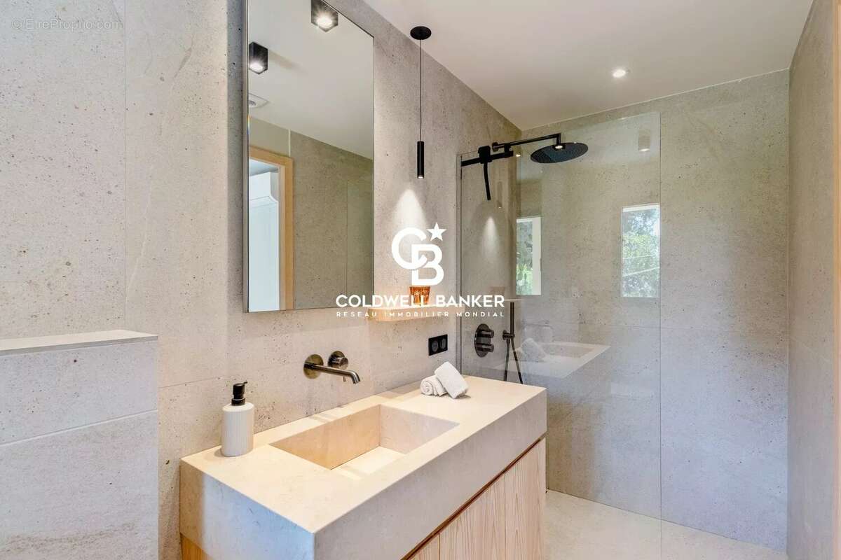 Maison à RAYOL-CANADEL-SUR-MER