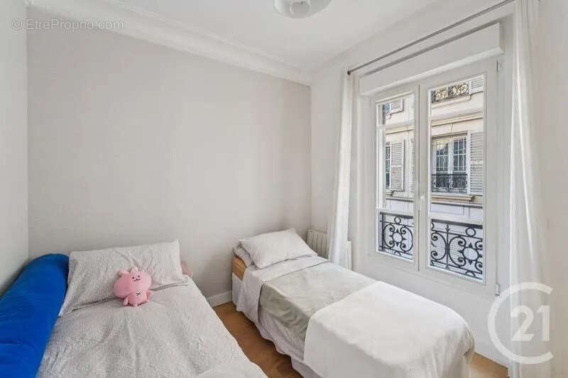 Appartement à NEUILLY-SUR-SEINE