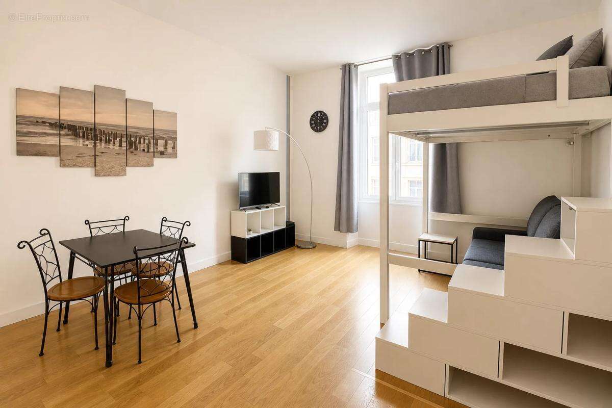 Grand studio avec mezzanine - Place Masséna - forte rentabilité - photo 5