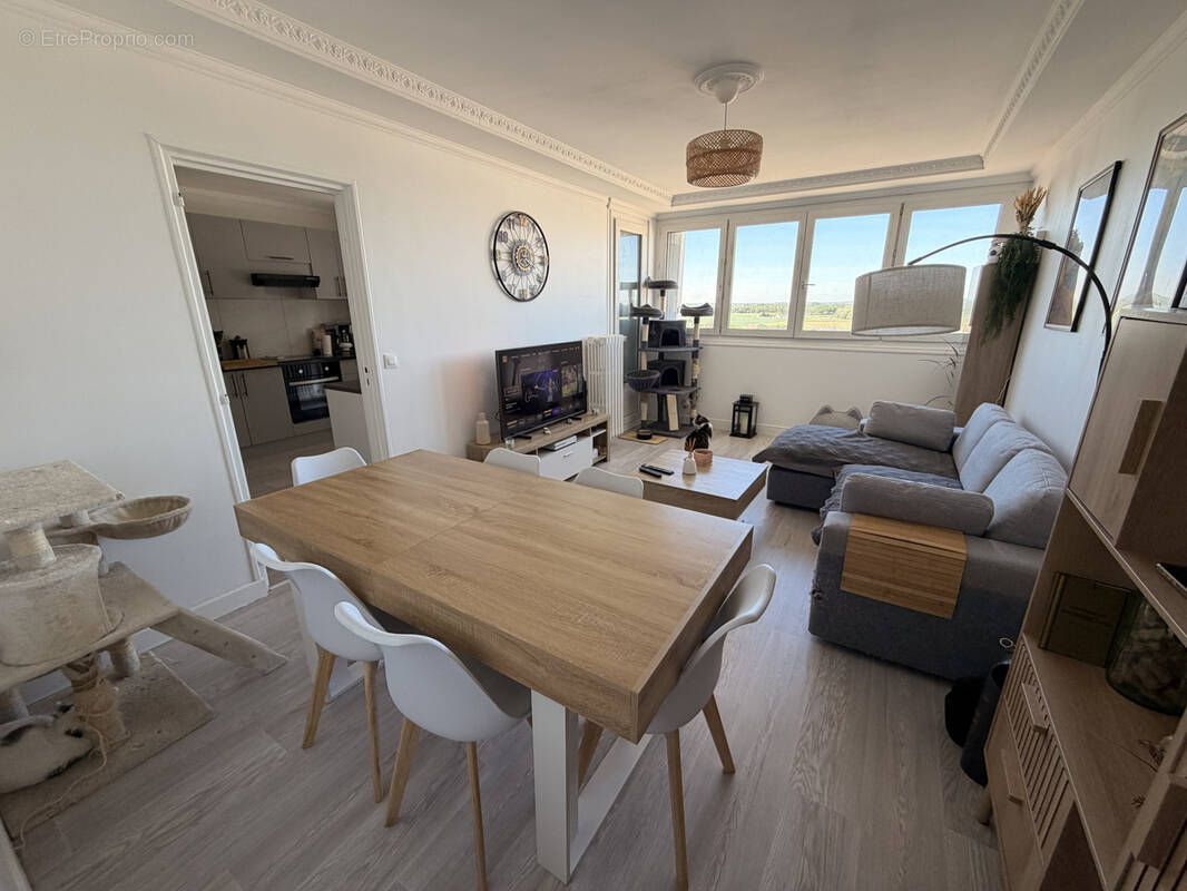 Appartement à ALLONNES