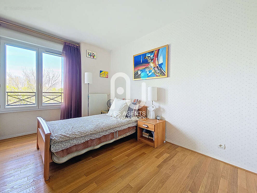 Appartement à VILLENEUVE-LA-GARENNE