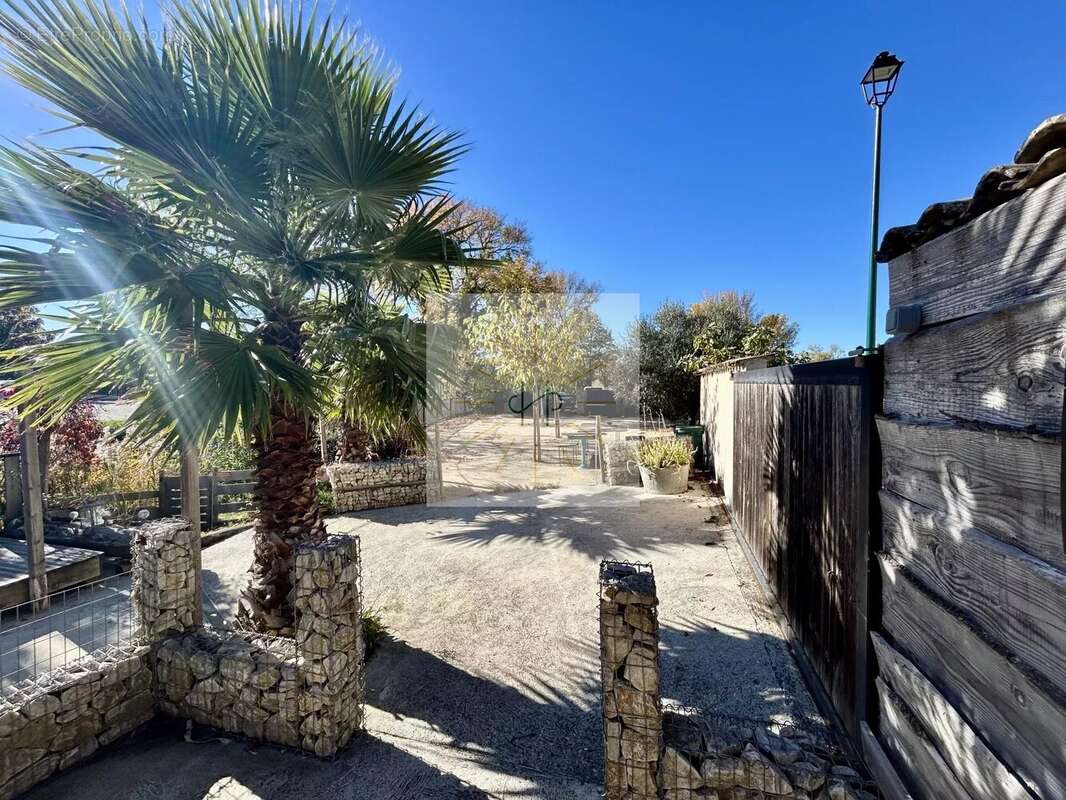 Appartement à PORTES-EN-VALDAINE