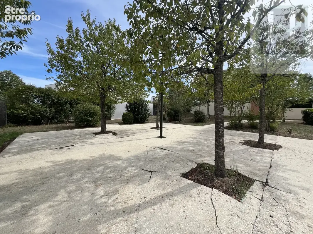 Angoulême - Appartement T2 avec jardin et parking - photo 8