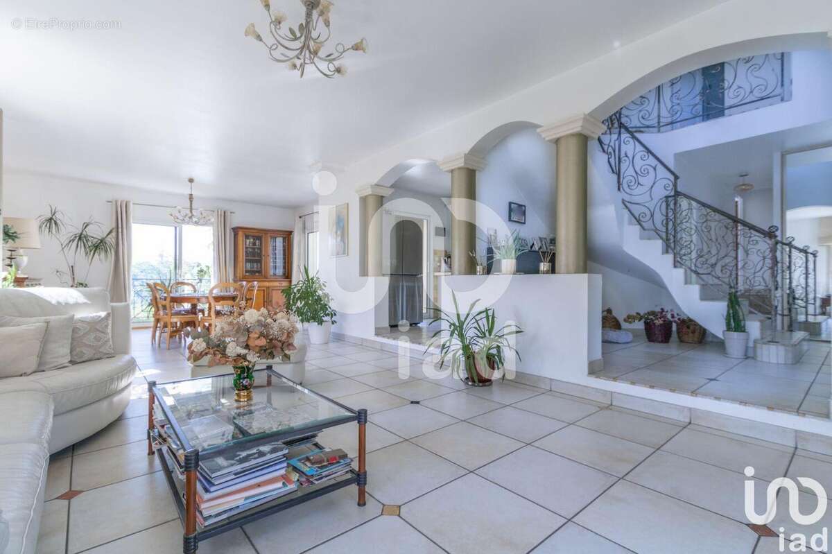 Photo 3 - Maison à DARDILLY